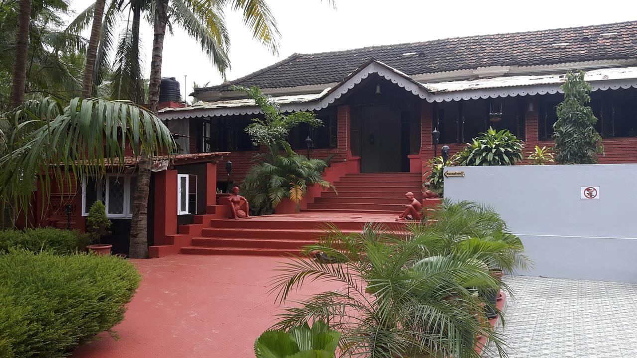 The Rainbows End Bed & Breakfast Madgaon Exterior photo